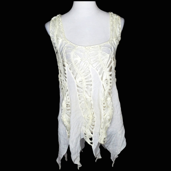 Vivid Collection of NY Vintage Boho Sharkbite Hem Crochet Top - Picture 1 of 5